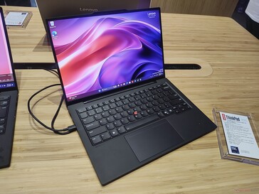 Lenovo ThinkPad X1 Carbon Gen 13 Aura Edition (bron: Benjamin Herzig)