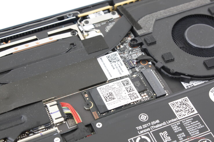 Houd er rekening mee dat M.2 2280 SSD's en secundaire SSD's niet worden ondersteund