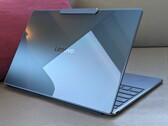 Lenovo Yoga Slim 9 14 Gen 10 beoordeling: Eerste laptop met een 32 MP webcam onder het scherm