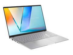 Er lijkt een aanzienlijk prijsverschil te zijn tussen de AMD- en Qualcomm-versies van de Vivobook S 15 OLED. (Afbeeldingsbron: ASUS)