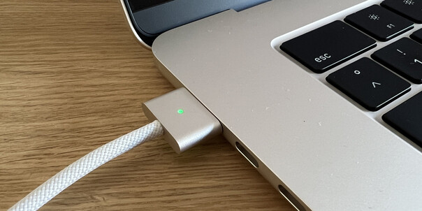 MagSafe ziet er goed uit en is zeer gebruiksvriendelijk (Afbeelding bron: Notebookcheck - bewerkt)