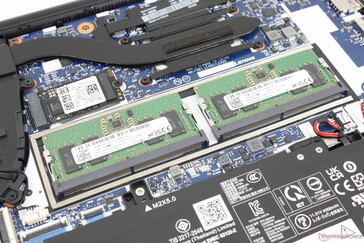 Twee toegankelijke DDR5 SODIMM-sleuven