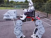 YouTuber en ingenieur James Bruton heeft een berijdbare AT-AT van Star Wars gebouwd met voornamelijk 3D-geprinte onderdelen. (Afbeeldingsbron: YouTube / James Bruton)