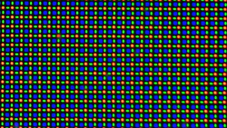 De OLED-schermen zijn gebaseerd op een RG/BG sub-pixelmatrix die uit één rode, één blauwe en één groene lichtemitterende diode bestaat.