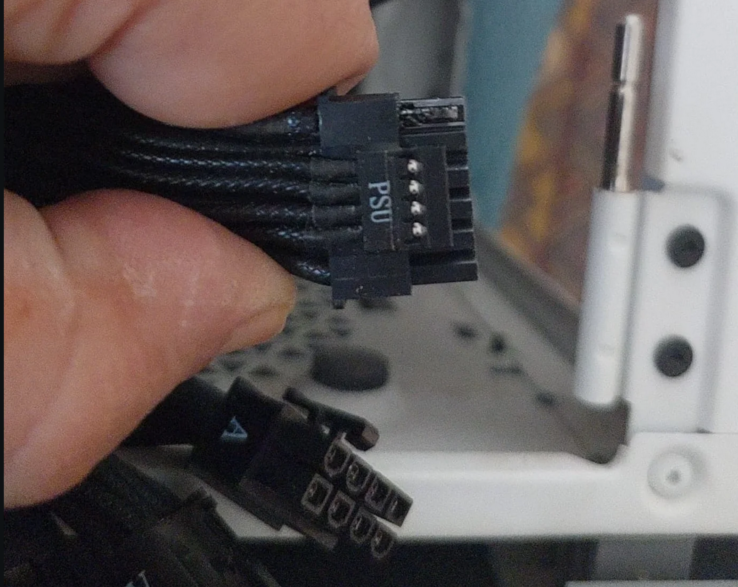 RTX 5080 gesmolten PSU-kabel (bron: Reddit, bewerkt)