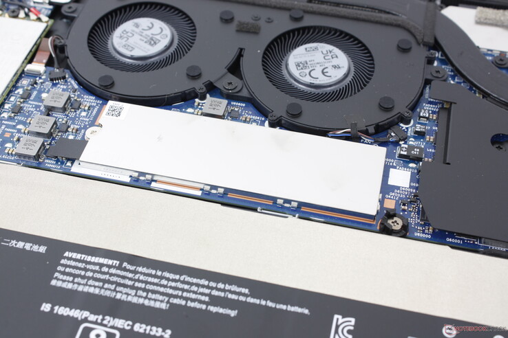 M.2 2280 SSD onder het aluminium schild