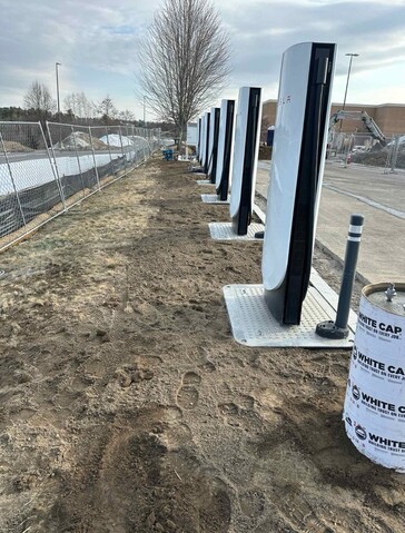 Eerste Superchargers geïnstalleerd zonder beton te storten zijn in Hooksett, NH